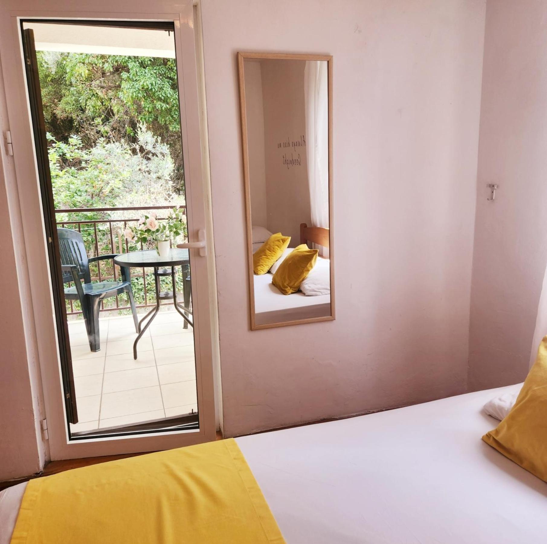 Bela Kuca Studio Apartments-Na Korak Do Mora-A Step To The Sea Rafajlovići Extérieur photo